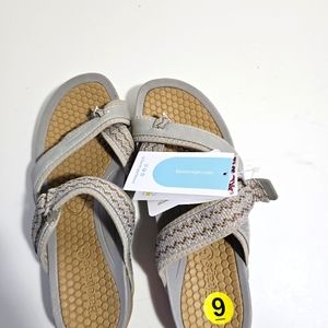 Baretraps Sandles size 9 slight wedge heel